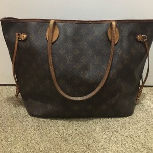 Louis Vuitton Neverfull Bag